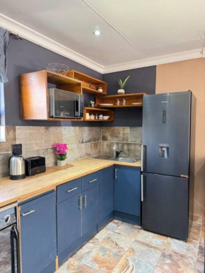 Spacious stay-in 2bedroom apartment